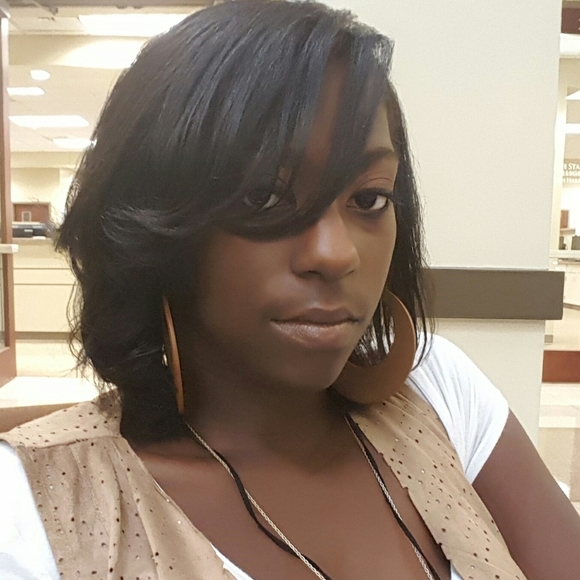 Meet your Posher, Aja - Picture 1 of 1