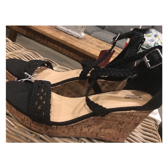 Black Wedges ❥