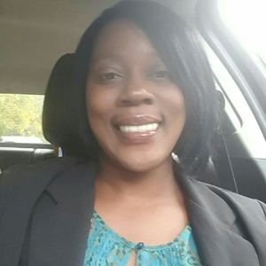 Meet your Posher, Monique