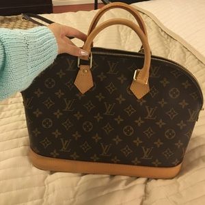 Louis Vuitton Alma bag (pm)