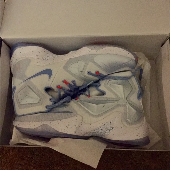 Lebron 13 Christmas