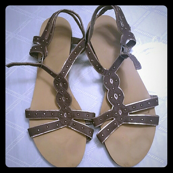 Forever 21 taupe/gold sandals
