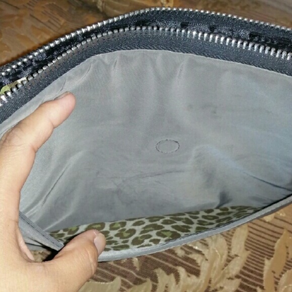 *Fashionista collections Ipad case by Brighton *** - Picture 3 of 4