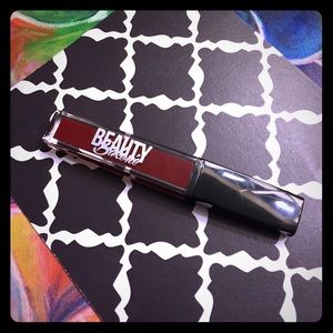 Beauty bakerie lip whip (matte liquid lipstick)