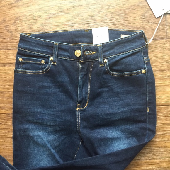 Dark High Wasted Jeans - Picture 2 of 4