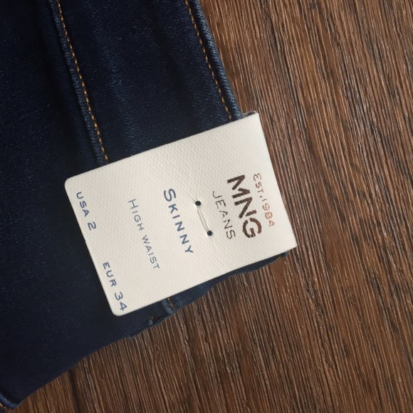 Dark High Wasted Jeans - Picture 4 of 4