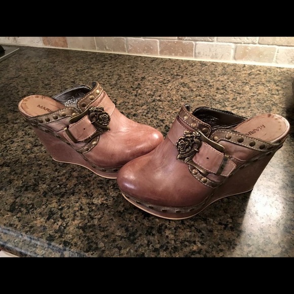 Siren by Mark Nason clog