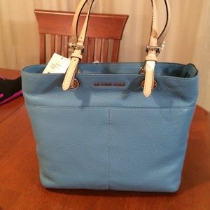 BNWT. MK Bedford Pocket Tote Sky Blue