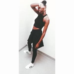 Meet your Posher, Ze lauren