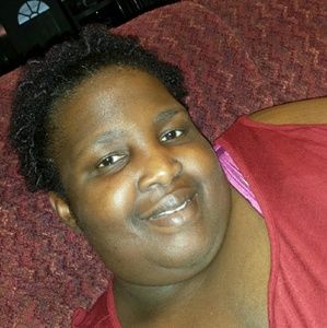 Meet your Posher, Monique