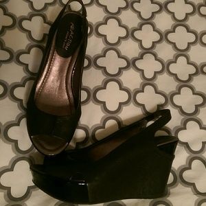 Kenneth Cole Reaction wedges