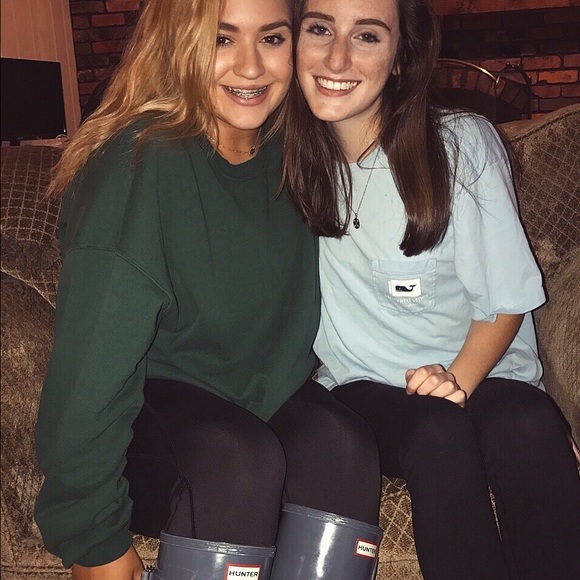 Meet your Posher, Maddi - Picture 2 of 4