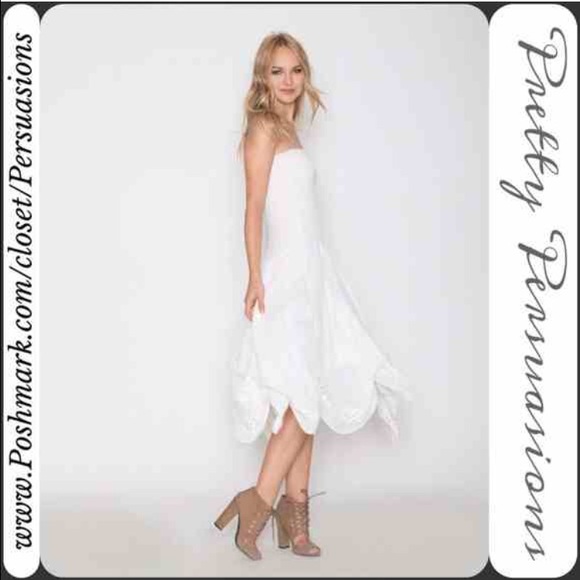 SOLD 🌻 NWT White Crochet Tiered Hem Midi Dress - Picture 3 of 4