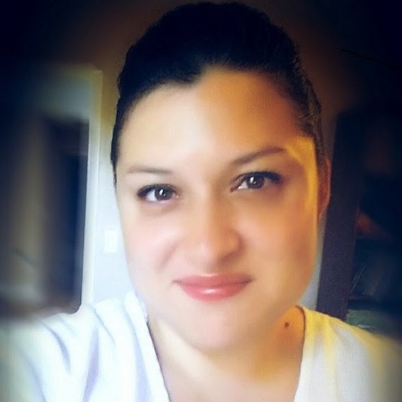 Meet your Posher, Alejandra