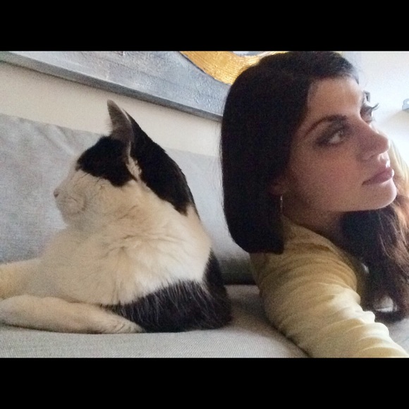 Meet your Posher, Amy 💅🏽🔬🐀🐁👠👗🌂🐈🐩🐕 - Picture 2 of 2