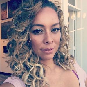 Meet your Posher, Desiree