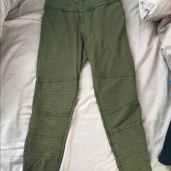 NORDSTROM army green legging wth details