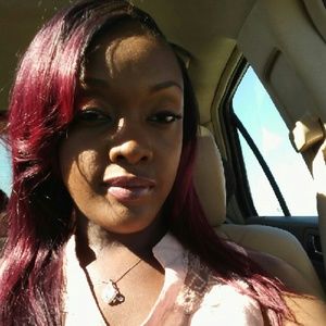 Meet your Posher, Delicia