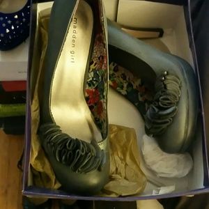 Brand new Madden girl gray heels