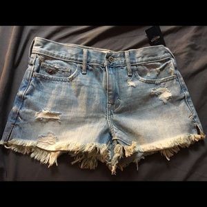 🌻NWT Hollister High Rise Shorts🌻