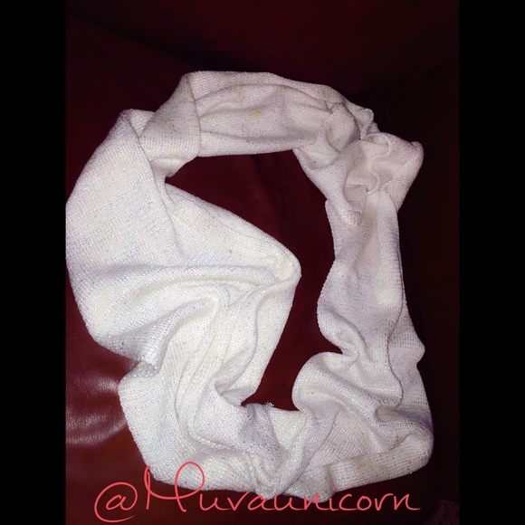 Armani Exchange infinity sparkly light scarf✨
