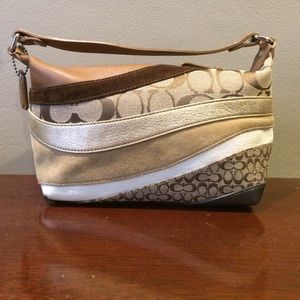 ⭐️Authentic Coach Signature Soho Top Handle Tote⭐️