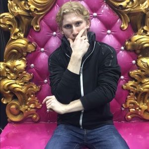 Meet your Posher, Eric