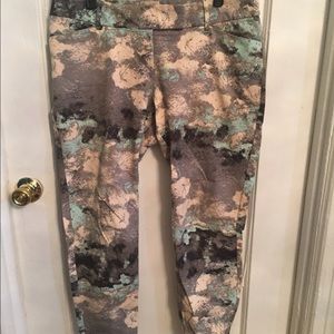 Mossimo Painterly Crop Skinny pants - size 12
