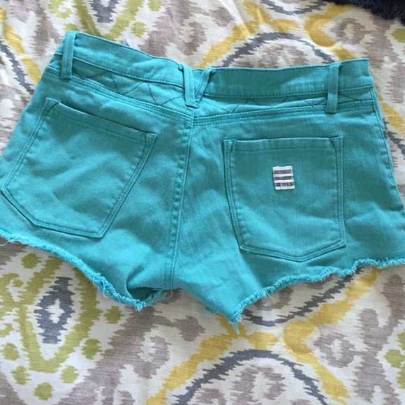 Cutoff shorts