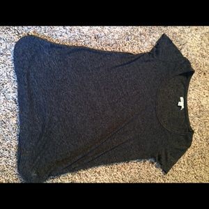 gray American eagle shirt