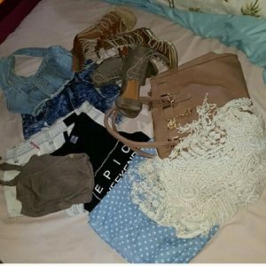 Bundle/Trade for Moss and Monroe