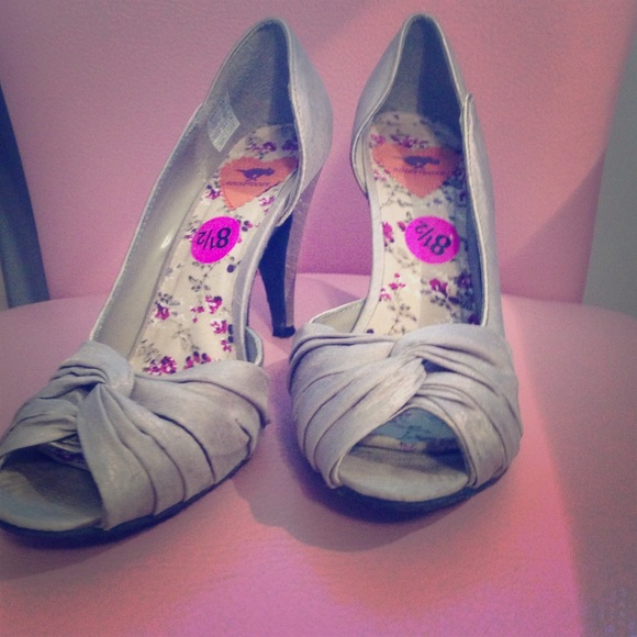 Taupe heels