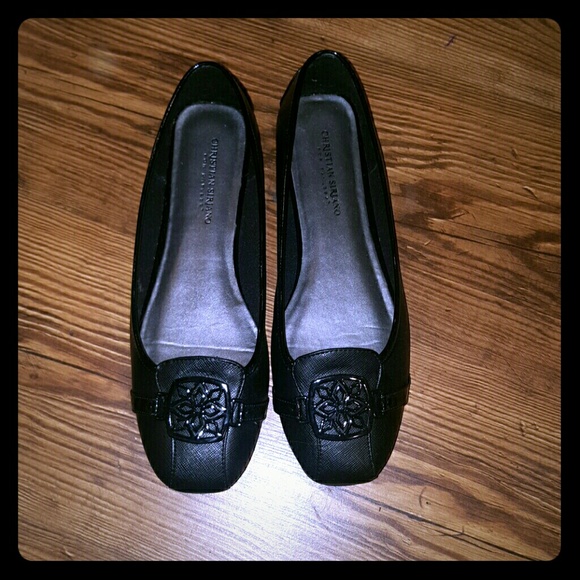 Womens flat