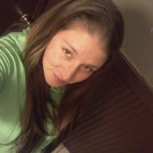 Meet your Posher, Deedee