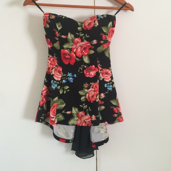 Gorgeous floral strapless top