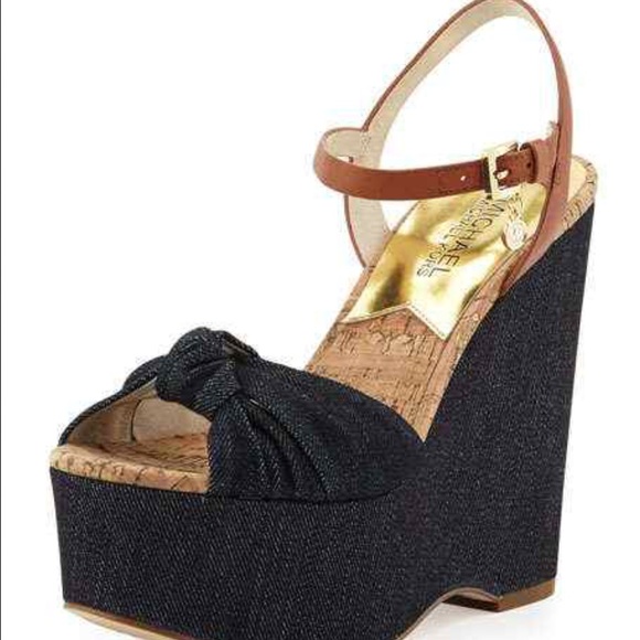 Brand new in box Michael Kors benji wedges size 9 - Picture 2 of 4