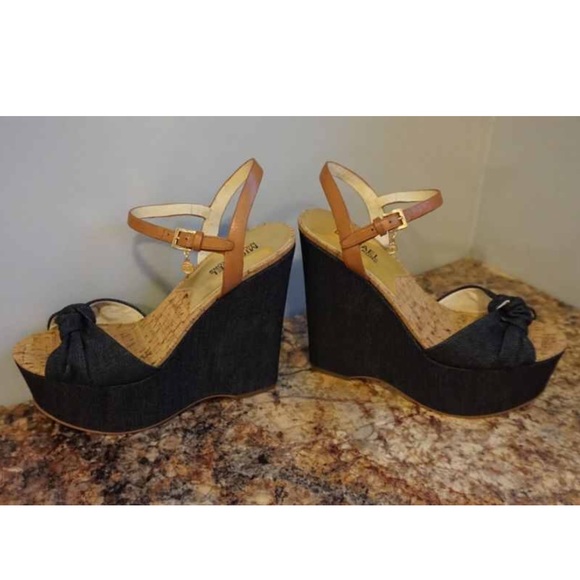 Brand new in box Michael Kors benji wedges size 9 - Picture 3 of 4