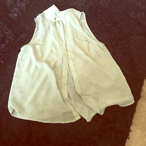 Beautiful seethrough blouse in pastel green!