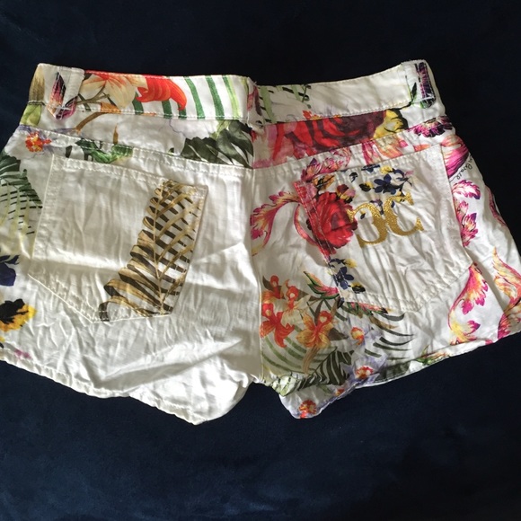 SOLD!!!!!  ROBERTO CAVALLI shorts. Sz 42. Low rise - Picture 2 of 4