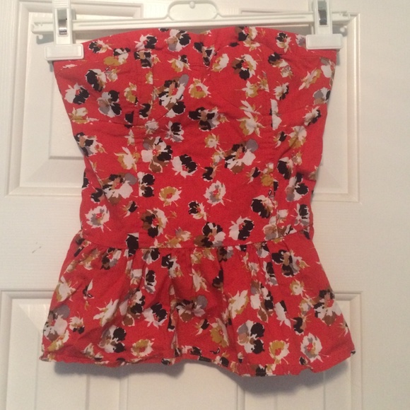 Xhilaration semi crop top