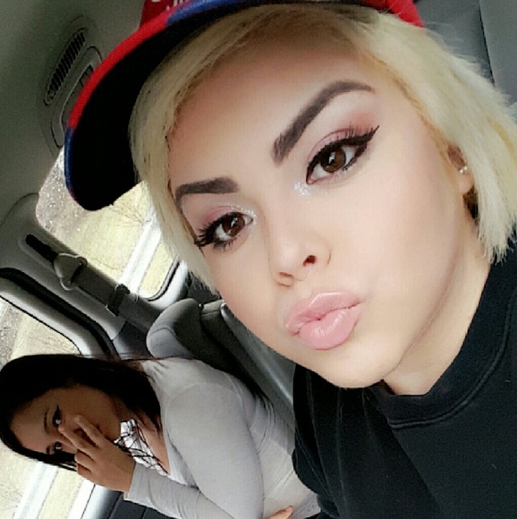 Meet your Posher, Mariela