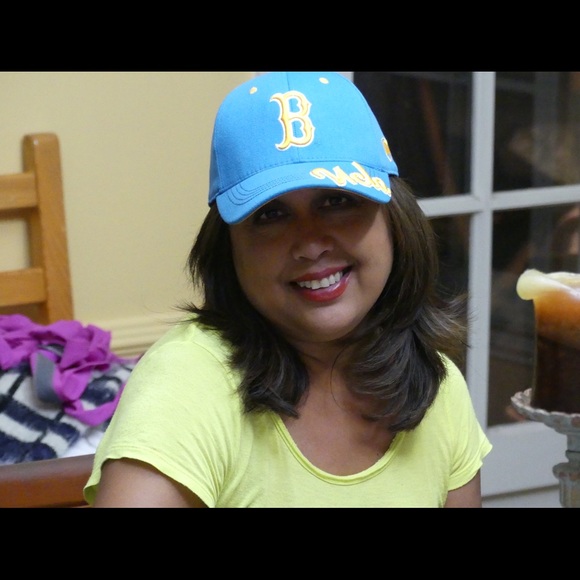 Meet your Posher, Jessica - Picture 2 of 2