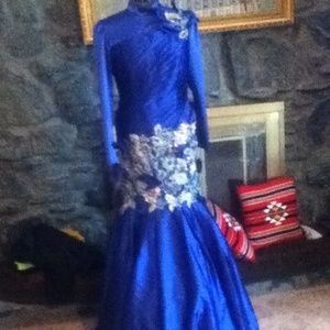 Long sleeve Prom dress