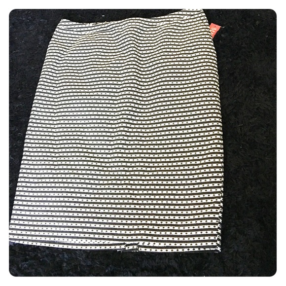 Sturdy excellent business skirt!