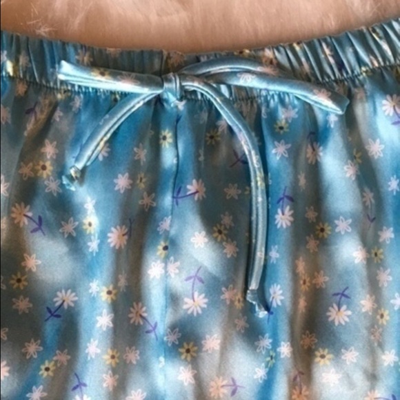 🎉GIFTED🎉 { silk set } - Picture 3 of 4