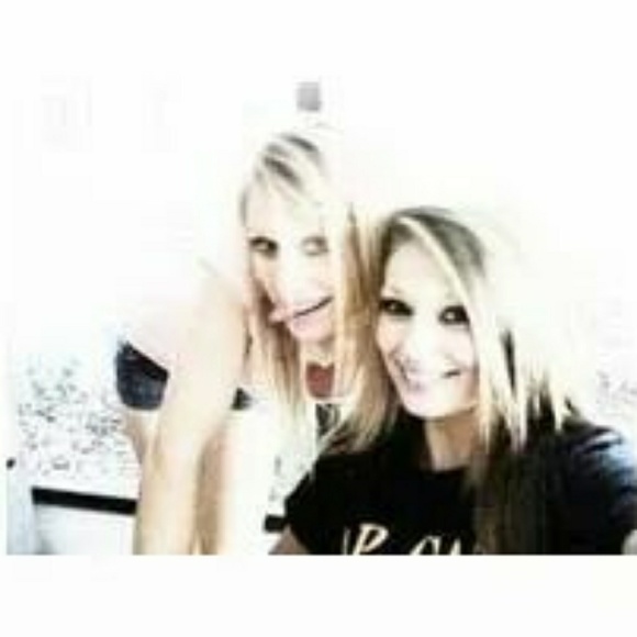 Meet your Posher, Valerie - Picture 5 of 8