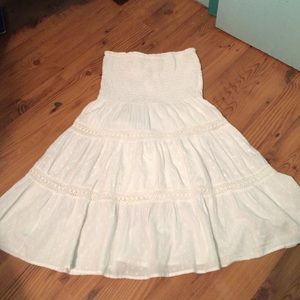 Strapless, white cotton dress.