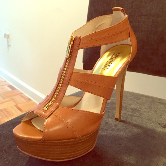 Never worn! Michael Kors Berkley platform sandal!