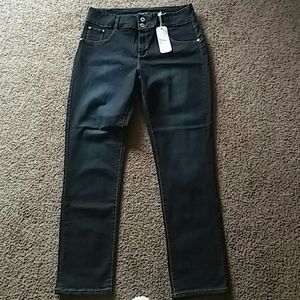 A pair of jeans never been worn very nice Sofia's