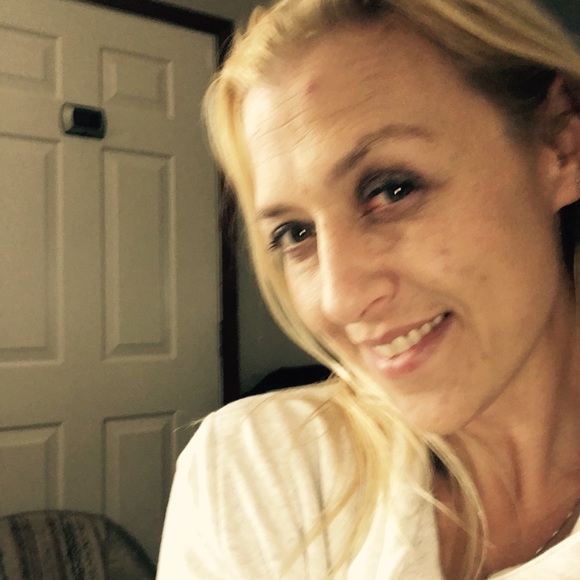 Meet your Posher, Amy - Picture 2 of 3